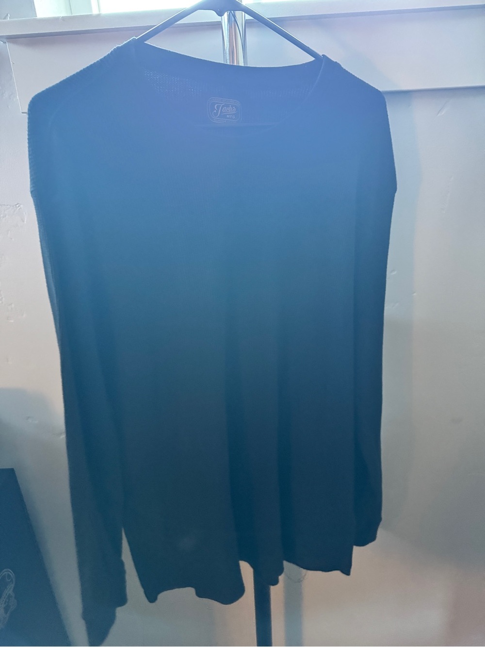 Men's Black Crewneck Long-Sleeve Shirt